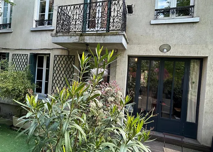 Stella\'S Entire House Avec Hidden Garden, Paris 10\'Disney30Mins