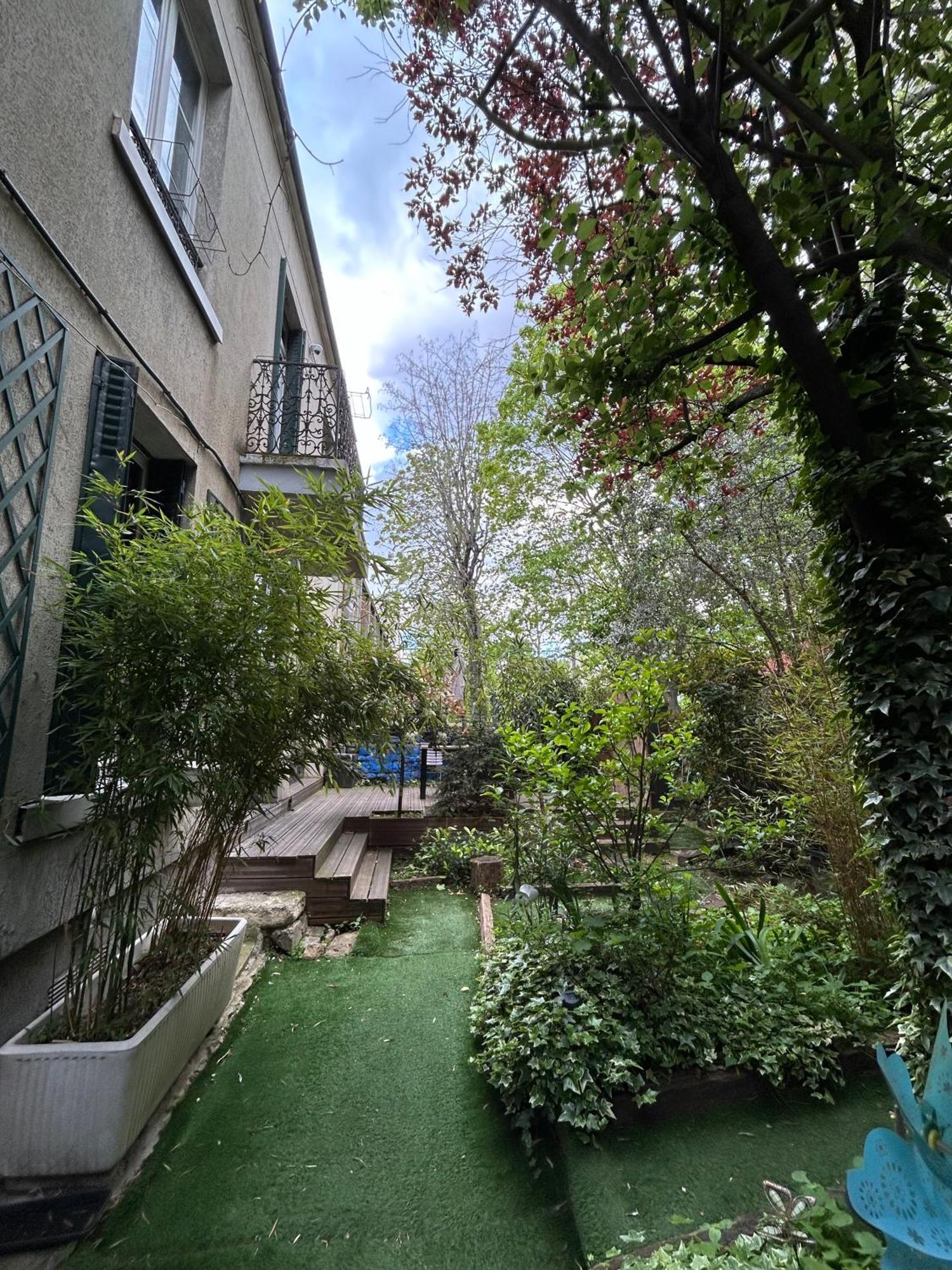 Holiday home Stella'S Entire House Avec Hidden Garden, Paris 10'Disney30Mins *